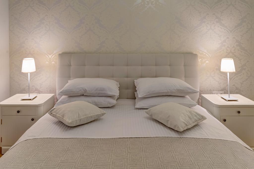 Temple Luxury Apartments & Rooms Сплит Екстериор снимка