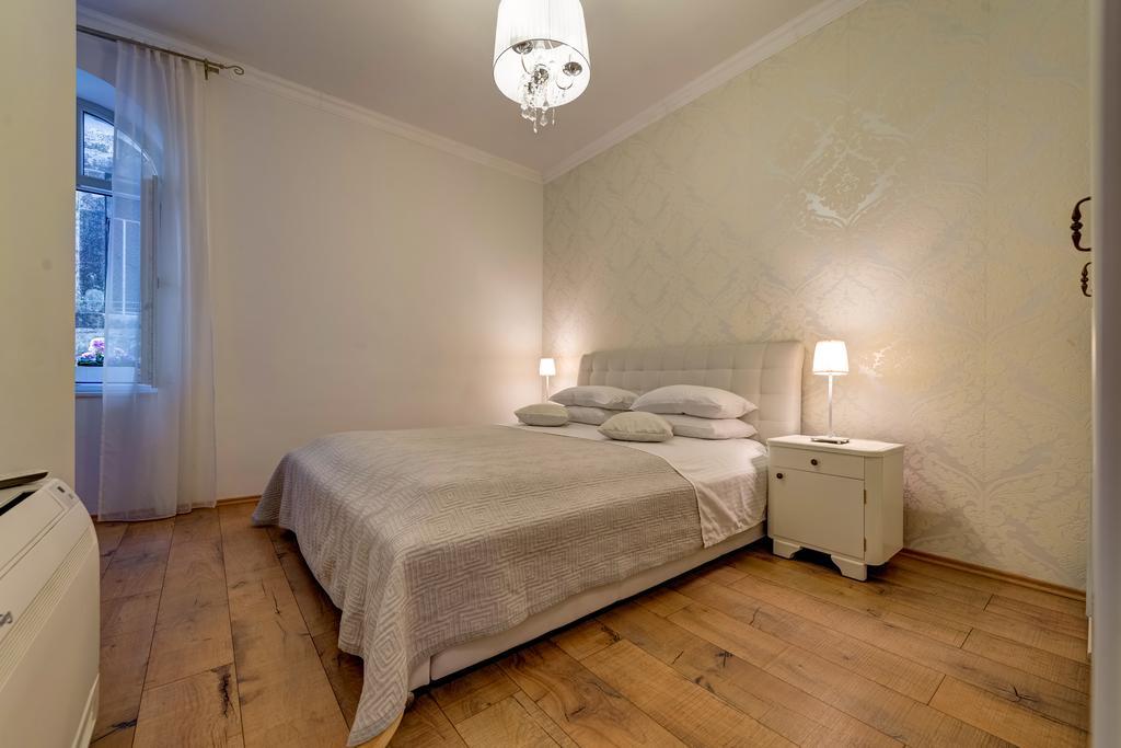 Temple Luxury Apartments & Rooms Сплит Екстериор снимка