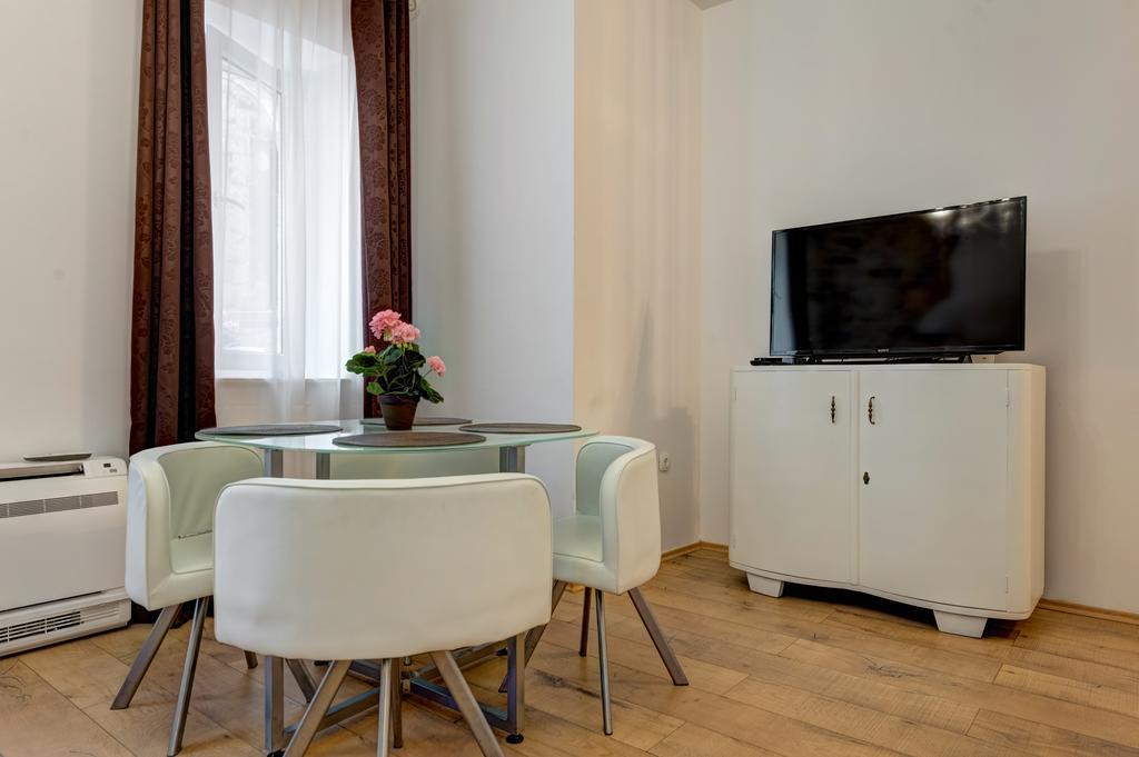 Temple Luxury Apartments & Rooms Сплит Екстериор снимка