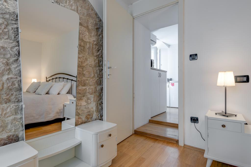 Temple Luxury Apartments & Rooms Сплит Екстериор снимка