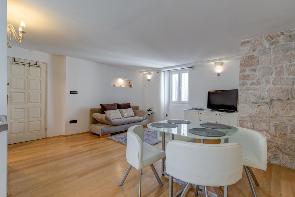 Temple Luxury Apartments & Rooms Сплит Екстериор снимка