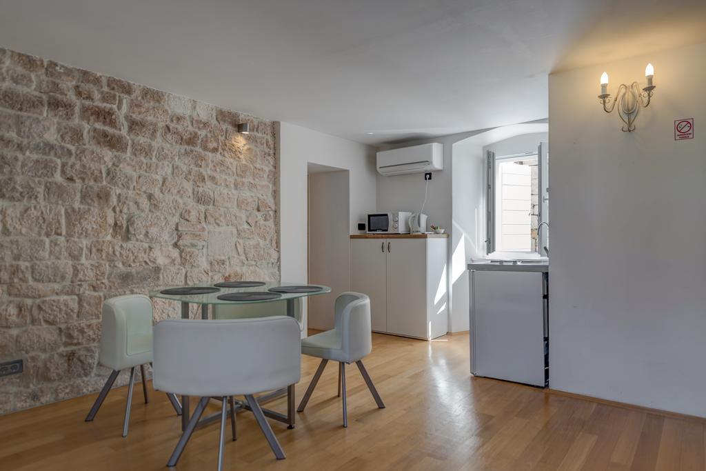 Temple Luxury Apartments & Rooms Сплит Екстериор снимка