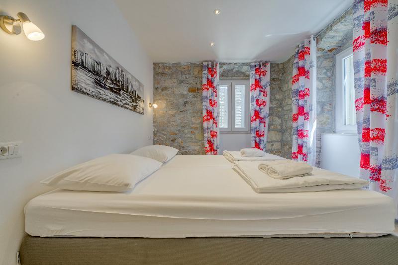 Temple Luxury Apartments & Rooms Сплит Екстериор снимка