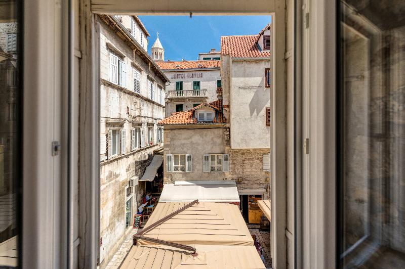 Temple Luxury Apartments & Rooms Сплит Екстериор снимка
