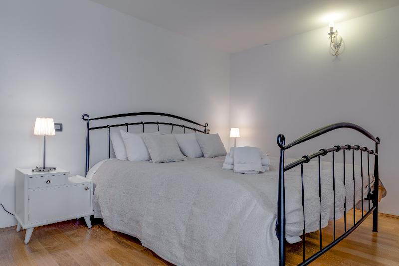 Temple Luxury Apartments & Rooms Сплит Екстериор снимка