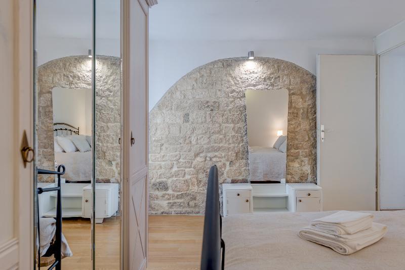 Temple Luxury Apartments & Rooms Сплит Екстериор снимка