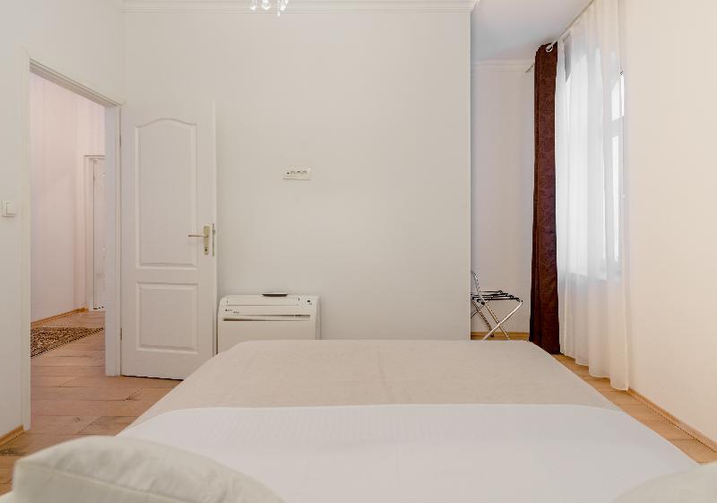 Temple Luxury Apartments & Rooms Сплит Екстериор снимка