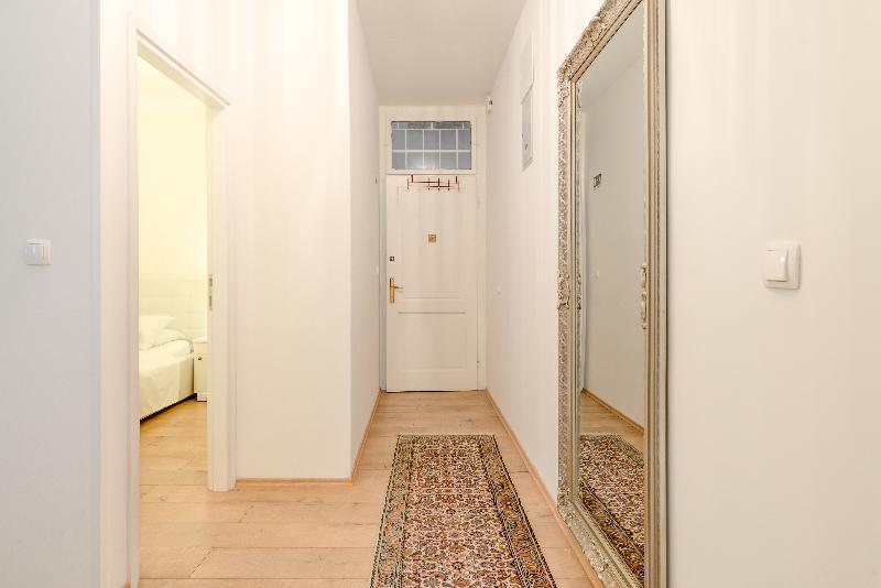 Temple Luxury Apartments & Rooms Сплит Екстериор снимка