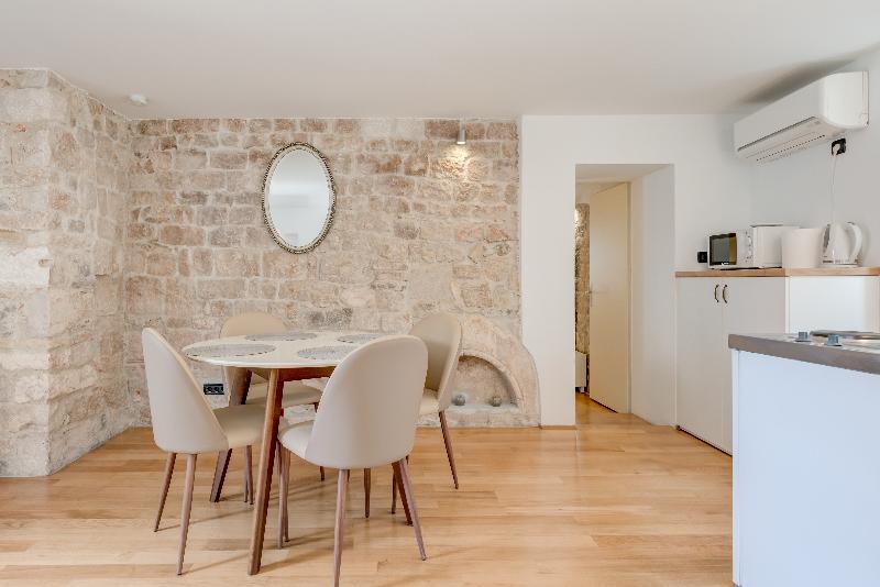 Temple Luxury Apartments & Rooms Сплит Екстериор снимка