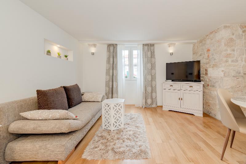Temple Luxury Apartments & Rooms Сплит Екстериор снимка