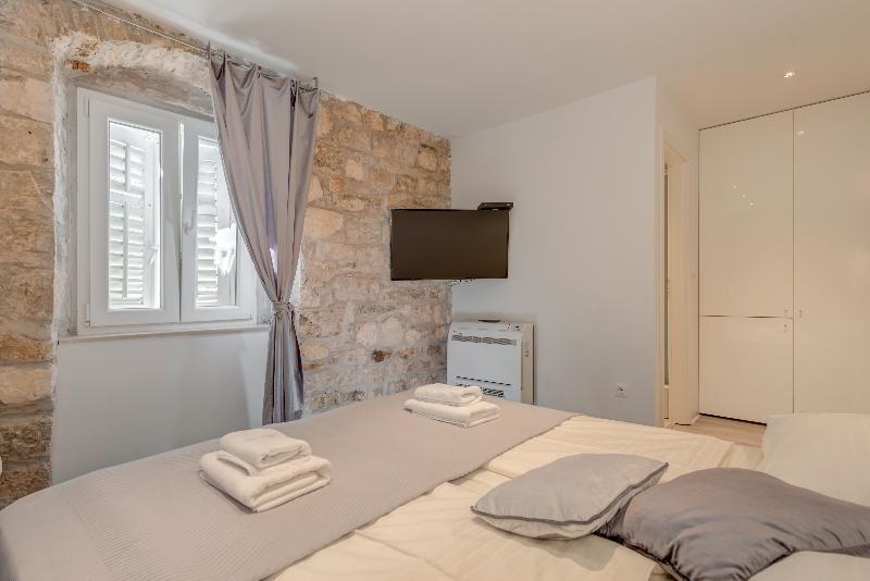 Temple Luxury Apartments & Rooms Сплит Екстериор снимка