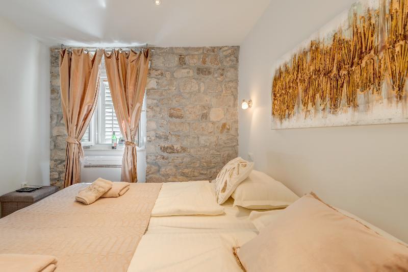 Temple Luxury Apartments & Rooms Сплит Екстериор снимка